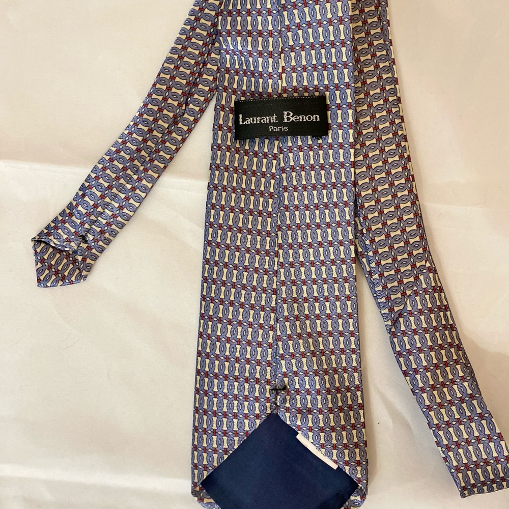 Laurant Benon Paris silk tie. 3.75”
